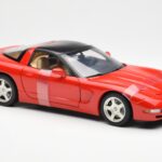 Chevrolet Corvette C5 Hardtop Rojo UT Models 1:18 - image 4 of 6