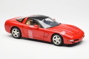 Chevrolet Corvette C5 Hardtop Rojo UT Models 1:18 21041 Metal - imagen 4 de 6