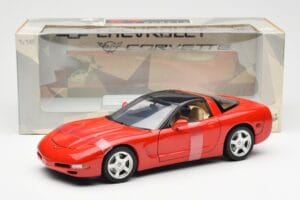 Chevrolet Corvette C5 Hardtop Rojo UT Models 1:18 21041 Metal - imagen 6 de 6
