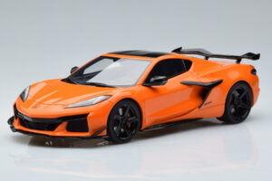 Chevrolet Corvette C8 Z06 Naranja GT Spirit 1:18