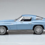Chevrolet Corvette C2 Sting Ray Azul Norev 1:18 - image 3 of 6