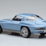 Chevrolet Corvette C2 Sting Ray Azul Norev 1:18 - image 5 of 6