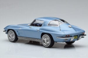 Chevrolet Corvette C2 Sting Ray Azul Norev 1:18 189050 Metal - imagen 5 de 6