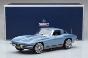 Chevrolet Corvette C2 Sting Ray Azul Norev 1:18 189050 Metal - imagen 6 de 6