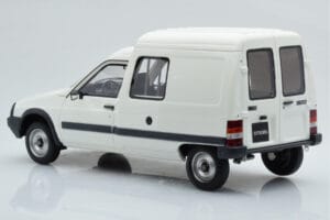 Citroen C15 E Blanco Otto 1:18 OT956B Resina - imagen 4 de 6
