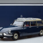 Citroen ID 19 Break Orient Azul Norev 1:18 - image 9 of 9