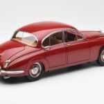 Daimler 250 V8 Rojo Paragon 1:18 PA-98312 - image 3 of 8