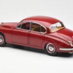 Daimler 250 V8 Rojo Paragon 1:18 PA-98312 - image 7 of 8