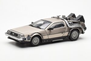 DeLorean DMC-12 Time Machine Back to the Future Plata Sun Star 1:18