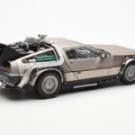 DeLorean DMC-12 Time Machine Back to the Future Plata Sun Star 1:18 - image 5 of 8