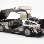 DeLorean DMC-12 Time Machine Back to the Future Plata Sun Star 1:18 - image 7 of 8