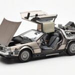 DeLorean DMC-12 Time Machine Back to the Future Plata Sun Star 1:18 - image 8 of 8