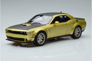 Dodge Challenger R/T Scat Pack Widebody 50 Aniversario GT Spirit 1:18 GT411 Resina