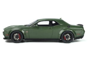 Dodge Challenger R/T SCAT Pack Widebody Verde GT Spirit 1:18 GT815 Resina - imagen 3 de 5