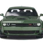 Dodge Challenger R/T SCAT Pack Widebody Verde GT Spirit 1:18 - image 4 of 5