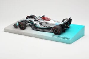 Mercedes AMG Petronas W13 E Performance #63 G. Russell Brazilian GP 1st Win 2022 Minichamps 1:18 113222163 Resina - imagen 3 de 4
