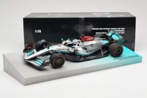 Mercedes AMG Petronas W13 E Performance #63 G. Russell Brazilian GP 1st Win 2022 Minichamps 1:18 113222163 Resina - imagen 4 de 4