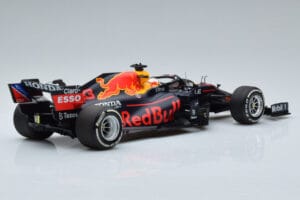 Red Bull Racing RB16B #33 M. Verstappen Abu Dhabi GP F1 World Champion 2021 Minichamps 1:18 110212333 Metal - imagen 2 de 6