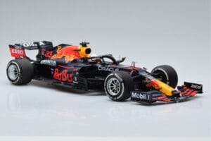Red Bull Racing RB16B #33 M. Verstappen Abu Dhabi GP F1 World Champion 2021 Minichamps 1:18 110212333 Metal - imagen 4 de 6