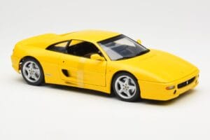 Ferrari F355 Berlinetta Amarillo UT Models 1:18 180074021 Metal - imagen 4 de 6
