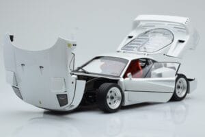 Ferrari F40 Blanco Perla Kyosho 1:18 08416PW-G Metal - imagen 2 de 8