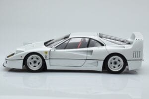 Ferrari F40 Blanco Perla Kyosho 1:18 08416PW-G Metal - imagen 4 de 8
