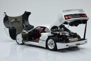 Ferrari F40 Blanco Perla Kyosho 1:18 08416PW-G Metal - imagen 5 de 8