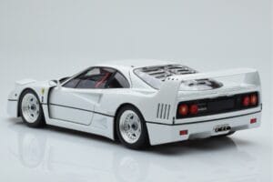 Ferrari F40 Blanco Perla Kyosho 1:18 08416PW-G Metal - imagen 7 de 8