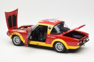 Fiat 124 Abarth #3 Barbasio / Sodano East African Safari Rally 1974 Sun Star 1:18 4952 Metal - imagen 5 de 8