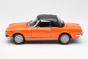Fiat 124 BS Naranja Sun Star 1:18 4906 Metal - imagen 4 de 8