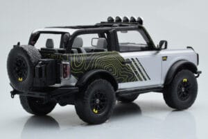 Ford Bronco RTR Iconic Plata GT Spirit 1:18 GT404 Resina - imagen 2 de 6