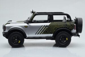 Ford Bronco RTR Iconic Plata GT Spirit 1:18 GT404 Resina - imagen 3 de 6