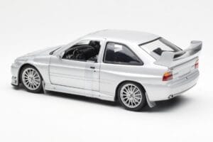 Ford Escort RS Cosworth Versión de Calle Plata UT Models 1:18 22706 Metal - imagen 4 de 6