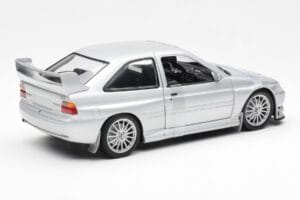 Ford Escort RS Cosworth Versión de Calle Plata UT Models 1:18 22706 Metal - imagen 5 de 6
