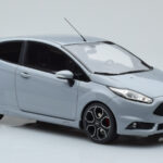 Ford Fiesta ST2000 Gris Otto 1:18 - image 4 of 6