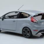 Ford Fiesta ST2000 Gris Otto 1:18 - image 5 of 6