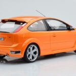 Ford Focus Mk2 ST 2.5 Electric Naranja Otto 1:18 - image 2 of 6