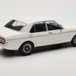 Ford Granada Mk1 Blanco MCG 1:18 MCG18395 - image 2 of 6