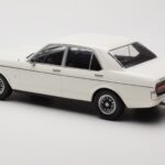 Ford Granada Mk1 Blanco MCG 1:18 MCG18395 - image 5 of 6