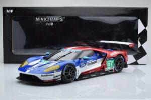 Ford GT Chip Ganassi Racing UK #67 M. Franchitti / A. Priaulx / H. Tincknell 24 Hours of Le Mans 2016 Minichamps 1:18 1551686 - imagen 6 de 6