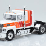 Ford LTL 9000 Blanco Rojo Naranja IXO 1:43