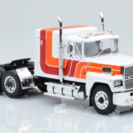 Ford LTL 9000 Blanco Rojo Naranja IXO 1:43 - image 3 of 5