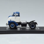 GMC 950 COE Azul Blanco IXO 1:43 - image 3 of 6