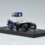 GMC 950 COE Azul Blanco IXO 1:43 - image 5 of 6