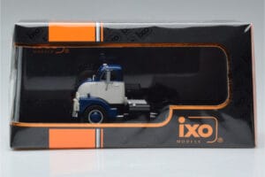 GMC 950 COE Azul Blanco IXO 1:43 TR150 Metal - imagen 6 de 6