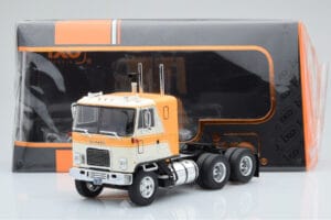 GMC Astro 95 Beige Blanco IXO 1:43 TR167 Metal - imagen 5 de 5