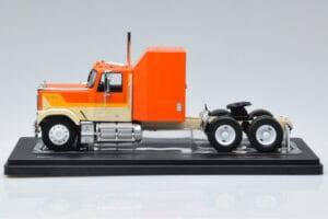 GMC General Naranja IXO 1:43 TR129 Metal - imagen 3 de 6