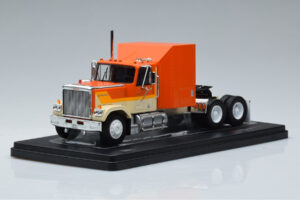 GMC General Naranja IXO 1:43 TR129