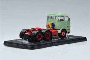 Henschel HS 19 TS Verde IXO 1:43 TR151 Metal - imagen 2 de 6