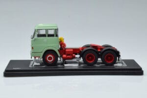 Henschel HS 19 TS Verde IXO 1:43 TR151 Metal - imagen 3 de 6